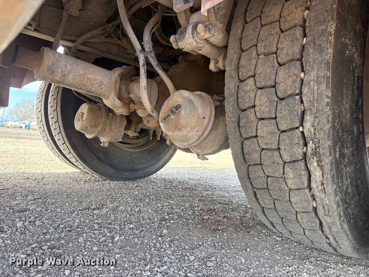 image for item EG2116 2013 Mack CXU612 toter truck