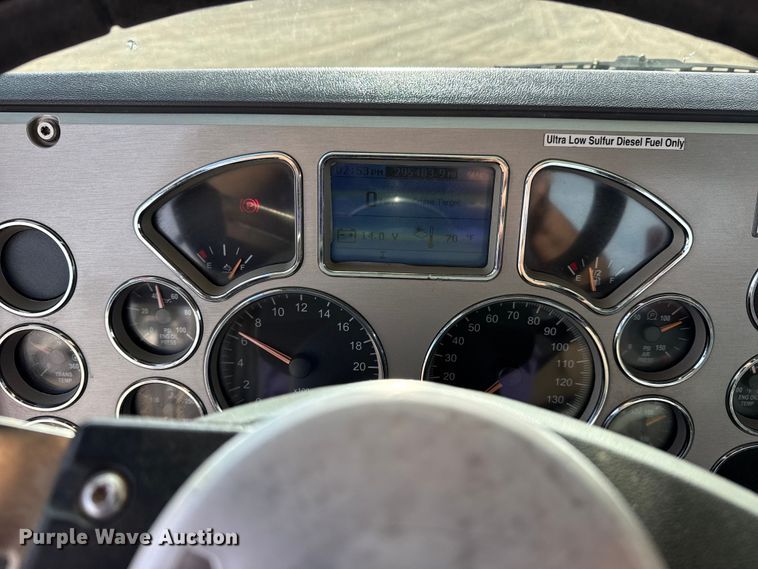 image for item EG2116 2013 Mack CXU612 toter truck