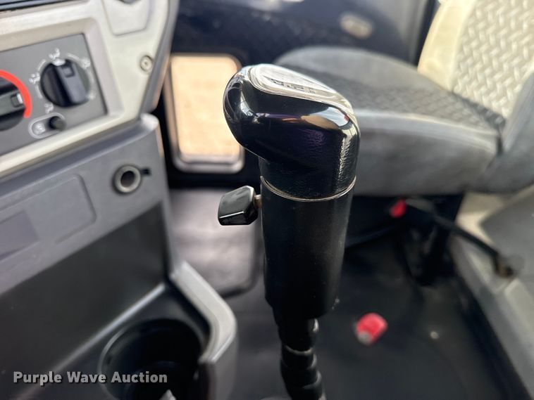 image for item EG2116 2013 Mack CXU612 toter truck