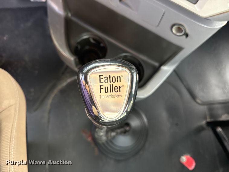 image for item EG2116 2013 Mack CXU612 toter truck