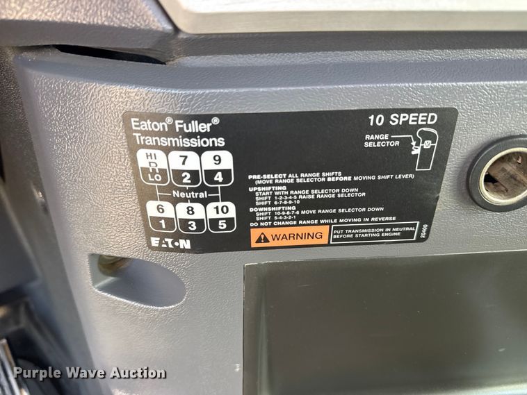 image for item EG2116 2013 Mack CXU612 toter truck