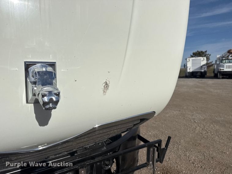 image for item EG2116 2013 Mack CXU612 toter truck