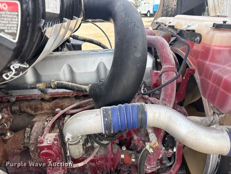 image for item EG2116 2013 Mack CXU612 toter truck