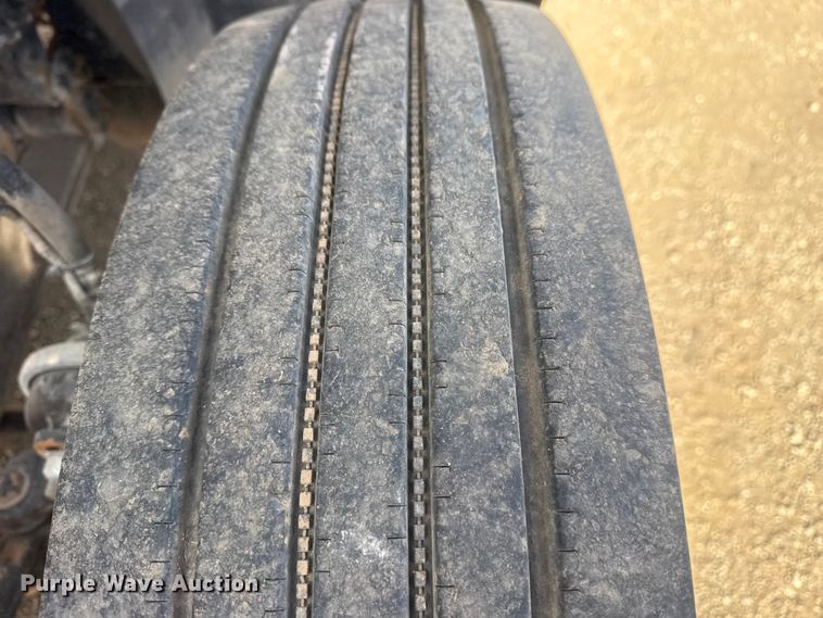 image for item EG2116 2013 Mack CXU612 toter truck