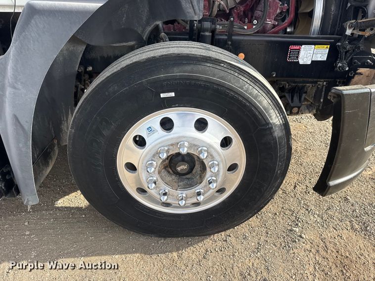 image for item EG2116 2013 Mack CXU612 toter truck