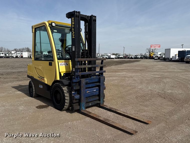 image for item EG2138 Hyster H60FT forklift