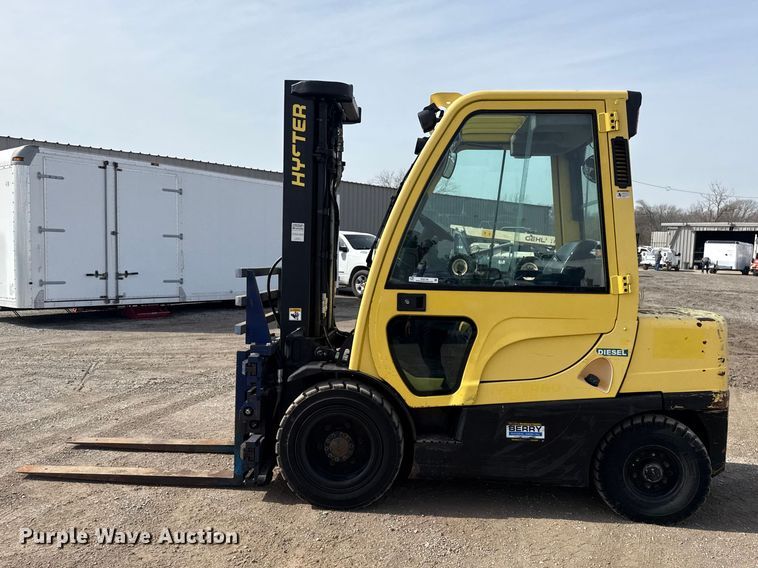 image for item EG2138 Hyster H60FT forklift