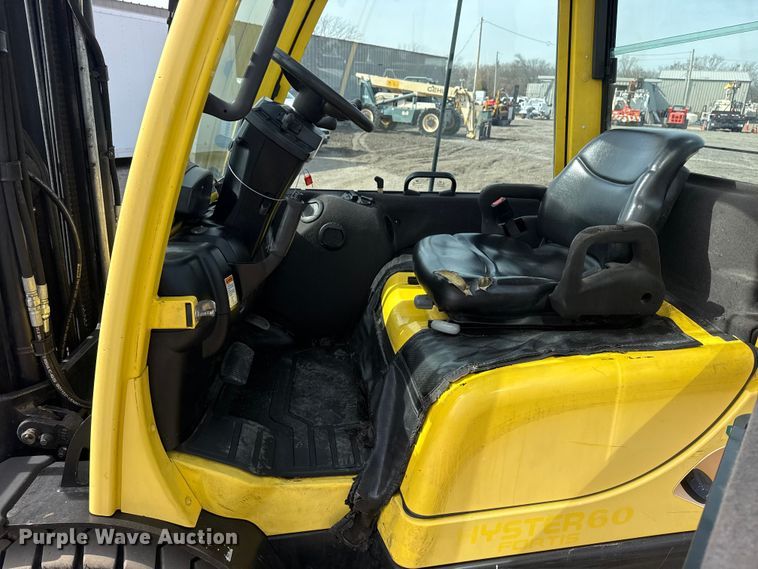 image for item EG2138 Hyster H60FT forklift