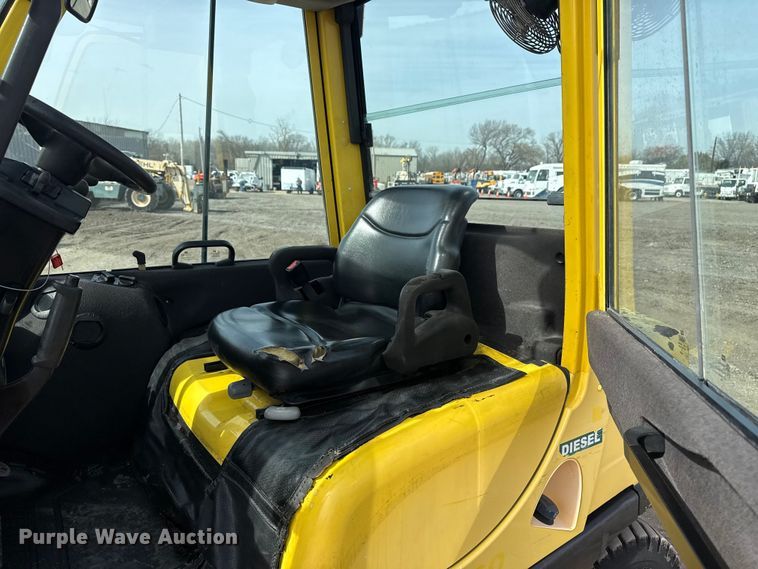 image for item EG2138 Hyster H60FT forklift