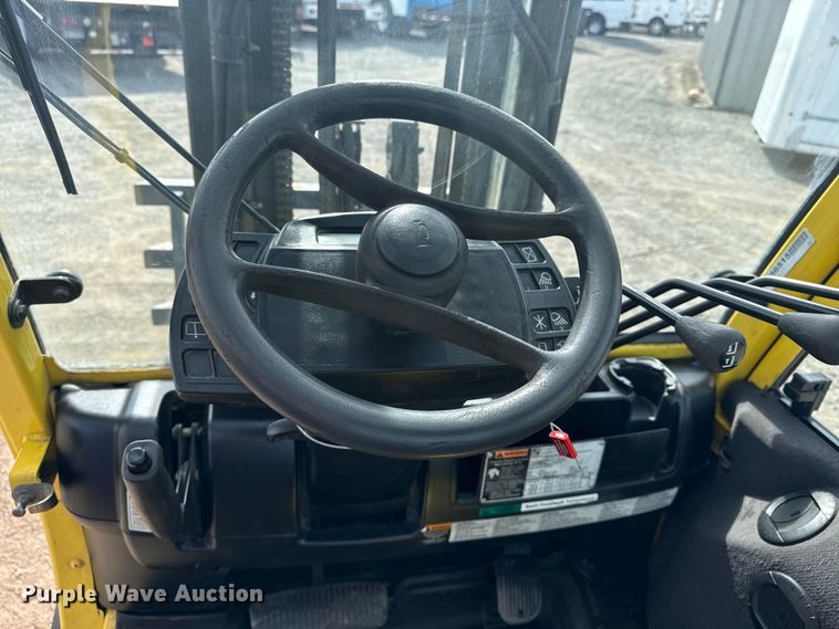 image for item EG2138 Hyster H60FT forklift