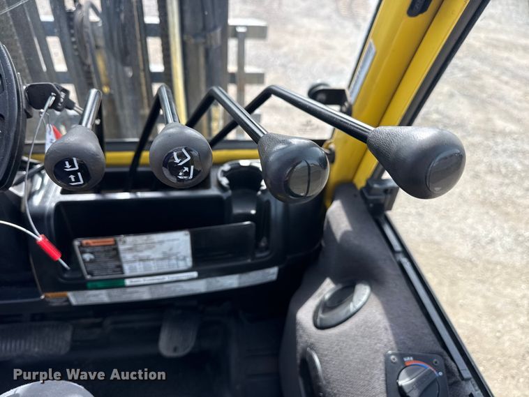 image for item EG2138 Hyster H60FT forklift