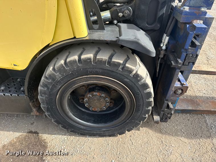 image for item EG2138 Hyster H60FT forklift