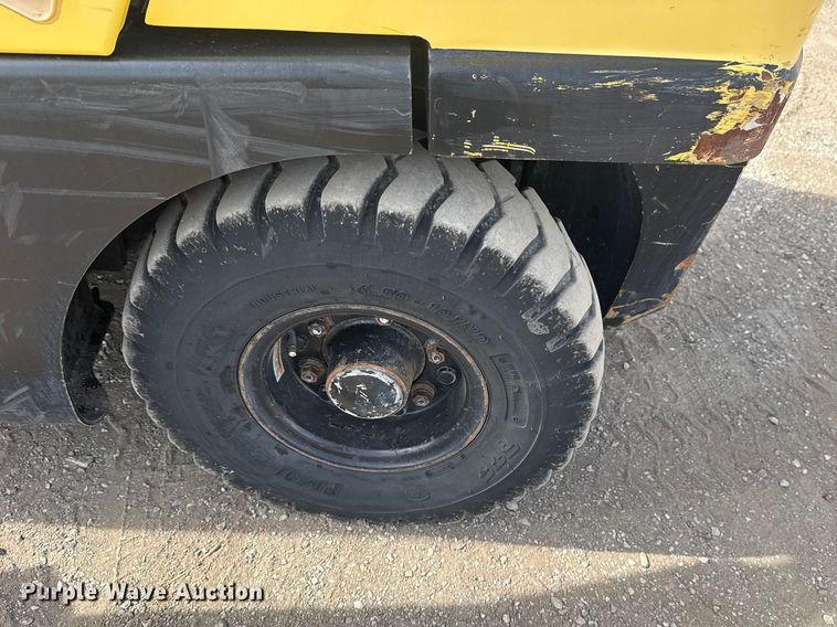 image for item EG2138 Hyster H60FT forklift