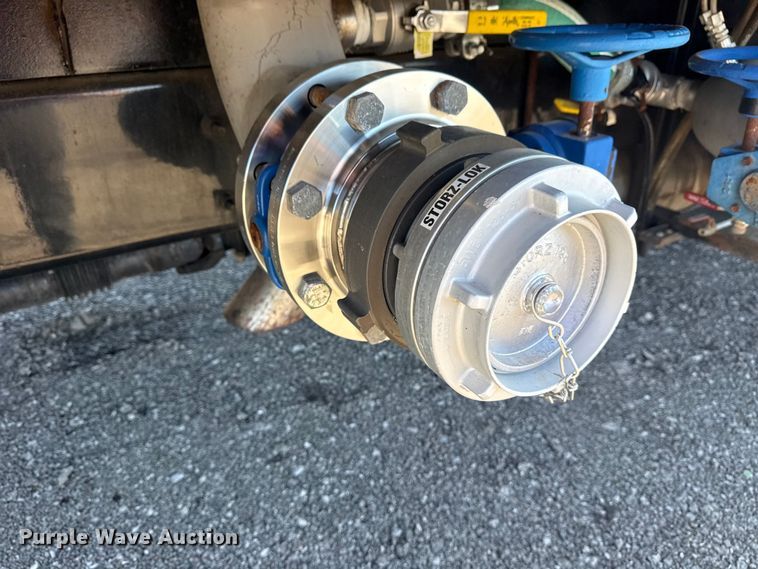 image for item EG2148 2013 Ford F750 Super Duty flatbed truck with PH and chlorine testing system