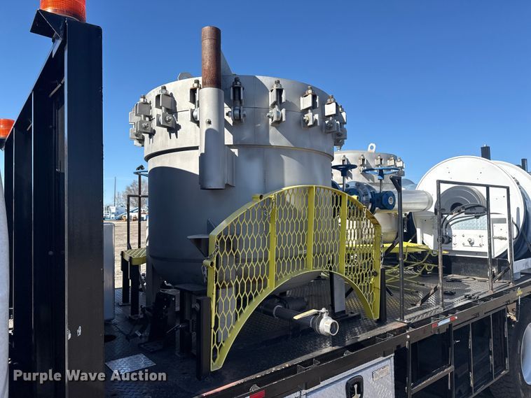 image for item EG2148 2013 Ford F750 Super Duty flatbed truck with PH and chlorine testing system