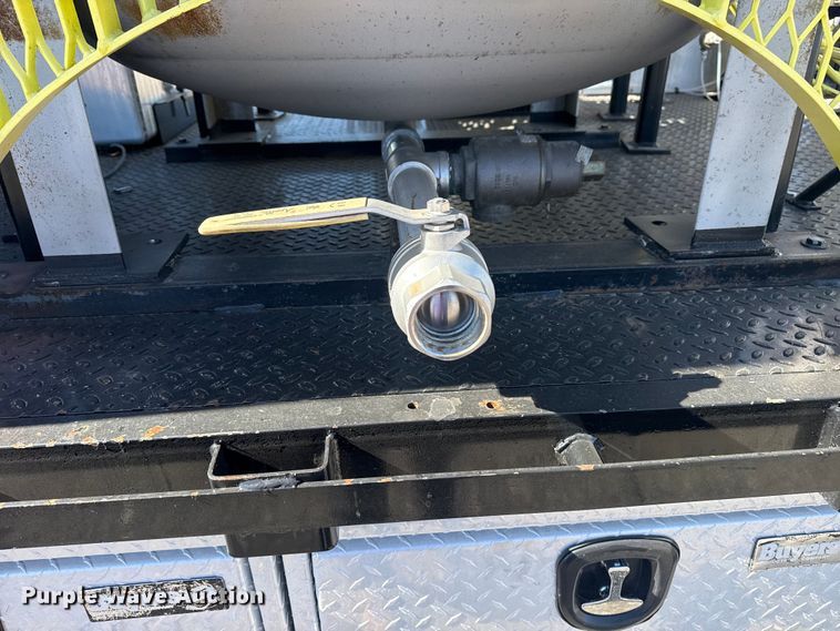 image for item EG2148 2013 Ford F750 Super Duty flatbed truck with PH and chlorine testing system