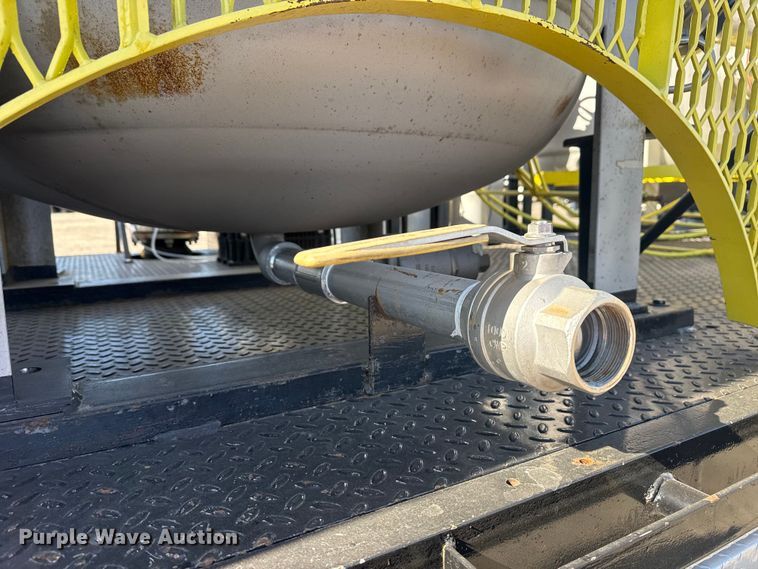 image for item EG2148 2013 Ford F750 Super Duty flatbed truck with PH and chlorine testing system