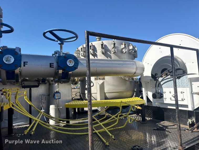 image for item EG2148 2013 Ford F750 Super Duty flatbed truck with PH and chlorine testing system