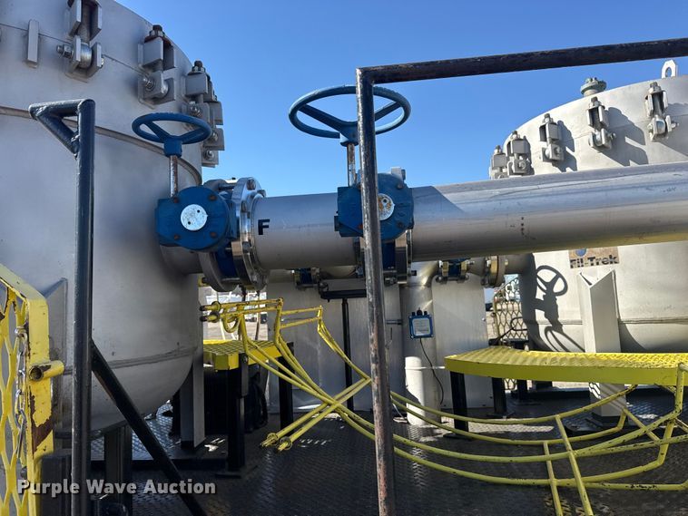 image for item EG2148 2013 Ford F750 Super Duty flatbed truck with PH and chlorine testing system