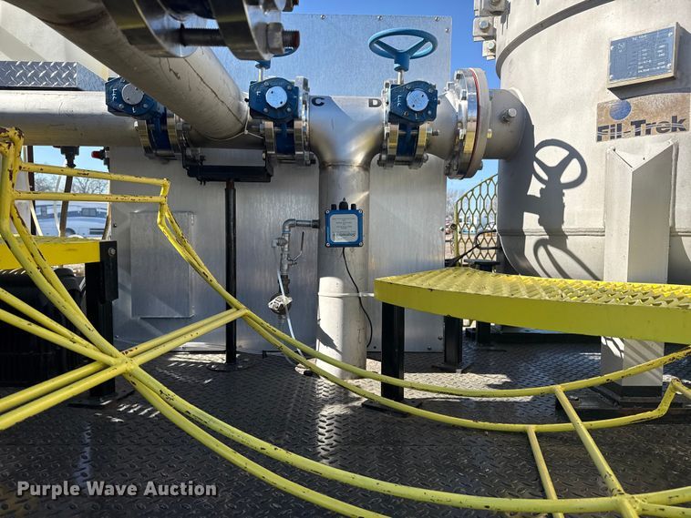 image for item EG2148 2013 Ford F750 Super Duty flatbed truck with PH and chlorine testing system