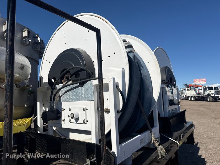 image for item EG2148 2013 Ford F750 Super Duty flatbed truck with PH and chlorine testing system