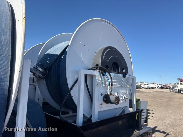 image for item EG2148 2013 Ford F750 Super Duty flatbed truck with PH and chlorine testing system