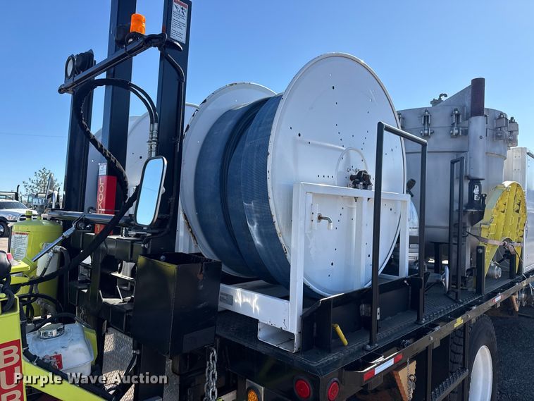 image for item EG2148 2013 Ford F750 Super Duty flatbed truck with PH and chlorine testing system