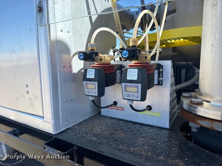 image for item EG2148 2013 Ford F750 Super Duty flatbed truck with PH and chlorine testing system