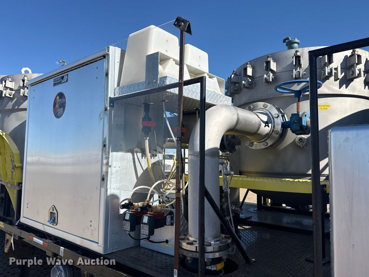 image for item EG2148 2013 Ford F750 Super Duty flatbed truck with PH and chlorine testing system