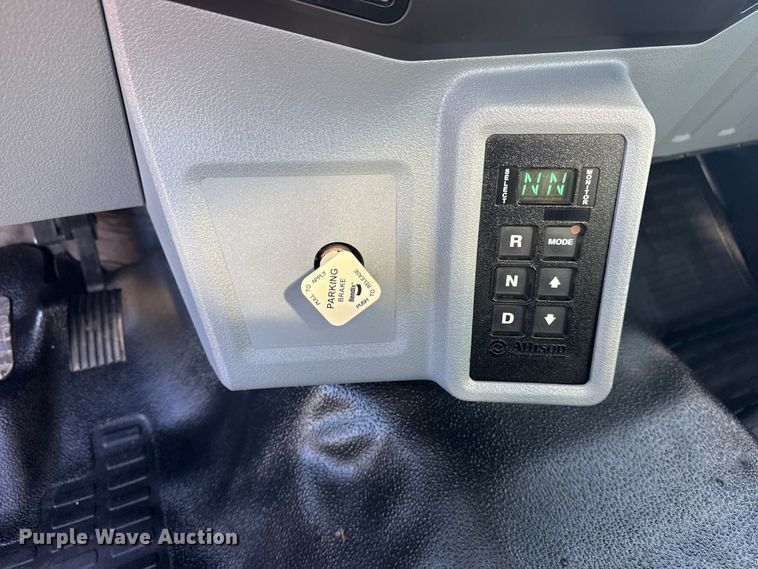 image for item EG2148 2013 Ford F750 Super Duty flatbed truck with PH and chlorine testing system