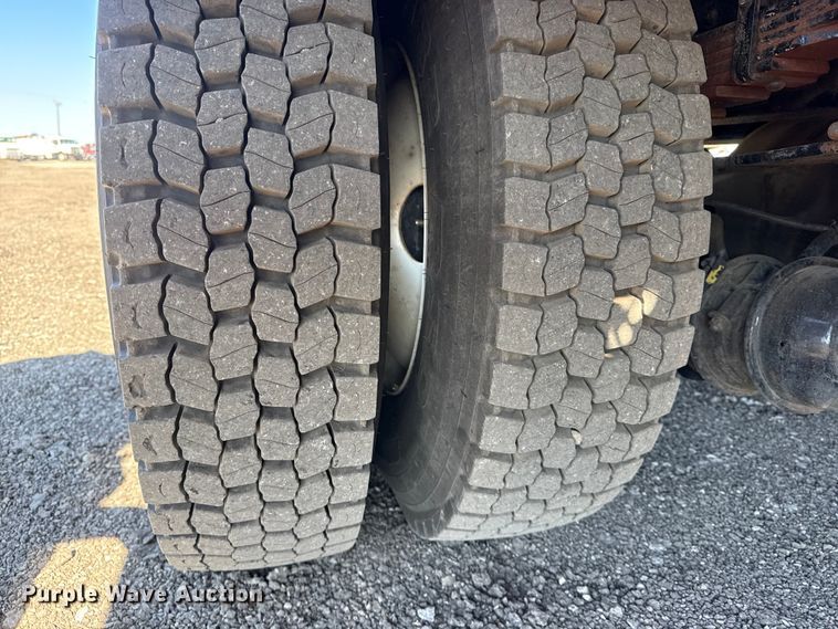 image for item EG2148 2013 Ford F750 Super Duty flatbed truck with PH and chlorine testing system