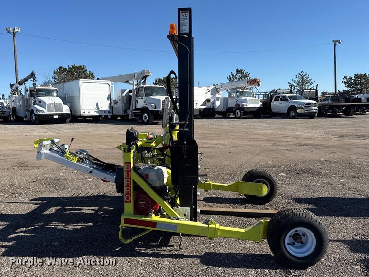 image for item EG2148 2013 Ford F750 Super Duty flatbed truck with PH and chlorine testing system
