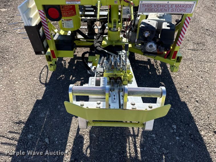 image for item EG2148 2013 Ford F750 Super Duty flatbed truck with PH and chlorine testing system