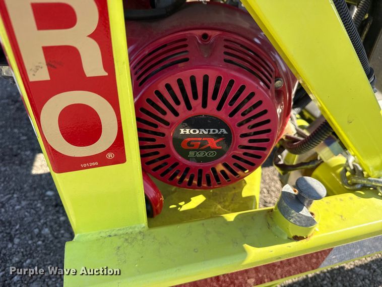 image for item EG2148 2013 Ford F750 Super Duty flatbed truck with PH and chlorine testing system