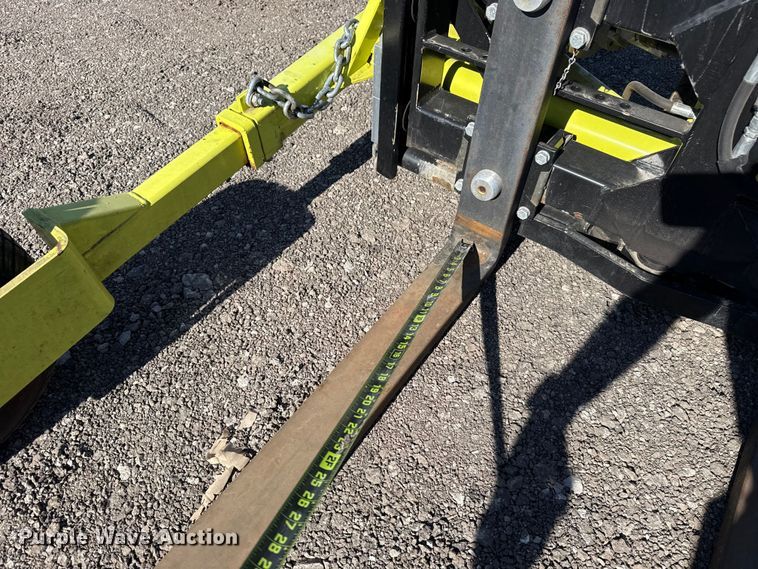 image for item EG2148 2013 Ford F750 Super Duty flatbed truck with PH and chlorine testing system