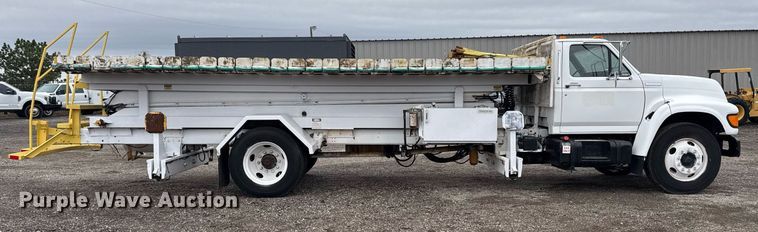 image for item EG2250 1997 Ford F700 scissor lift truck