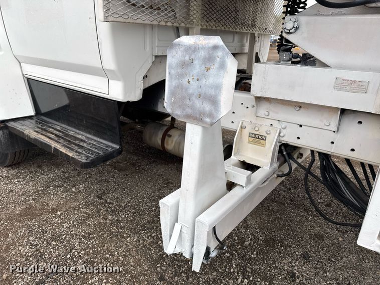 image for item EG2250 1997 Ford F700 scissor lift truck