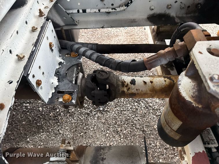 image for item EG2250 1997 Ford F700 scissor lift truck