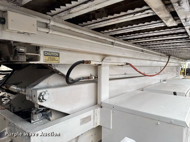 image for item EG2250 1997 Ford F700 scissor lift truck