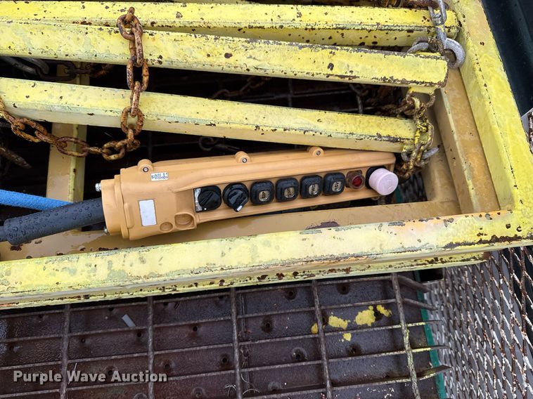 image for item EG2250 1997 Ford F700 scissor lift truck