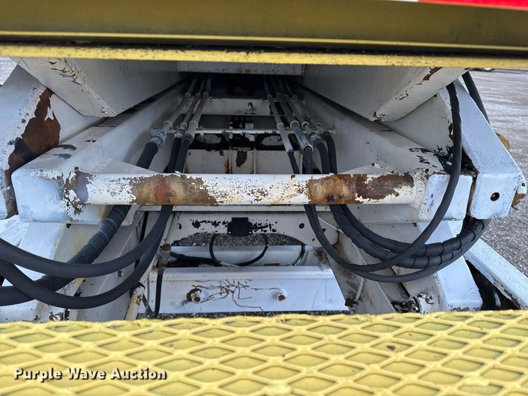 image for item EG2250 1997 Ford F700 scissor lift truck