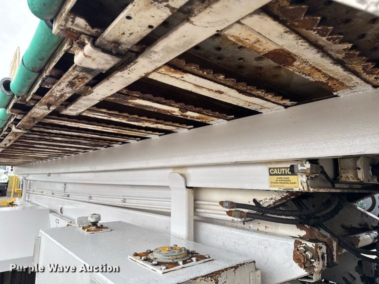 image for item EG2250 1997 Ford F700 scissor lift truck