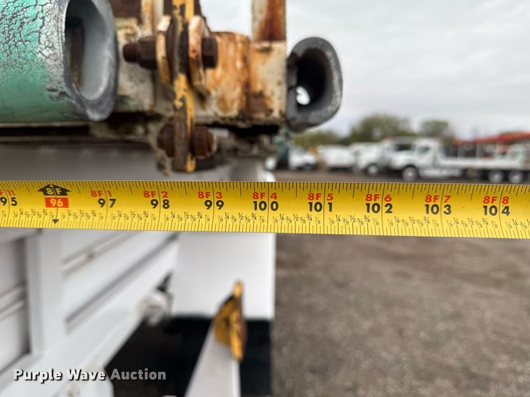 image for item EG2250 1997 Ford F700 scissor lift truck