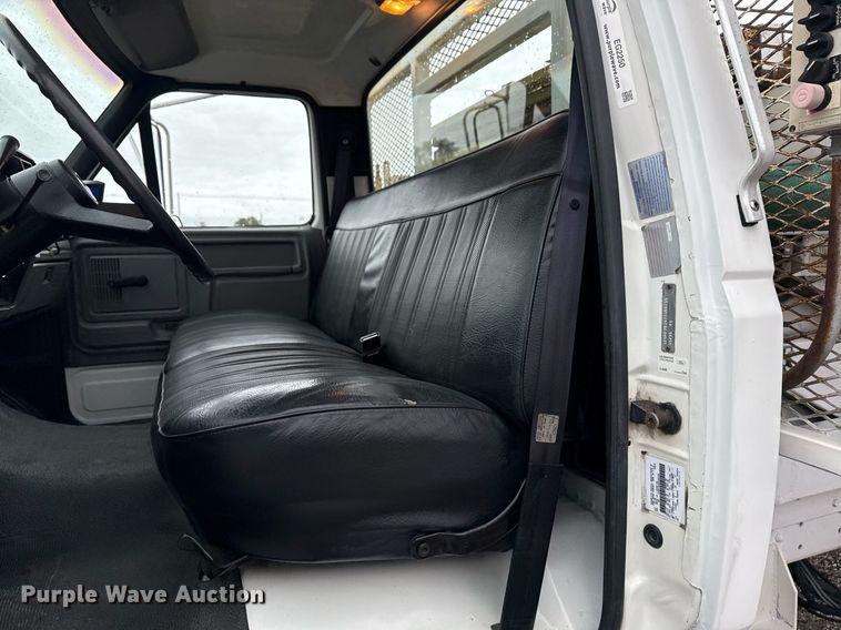 image for item EG2250 1997 Ford F700 scissor lift truck