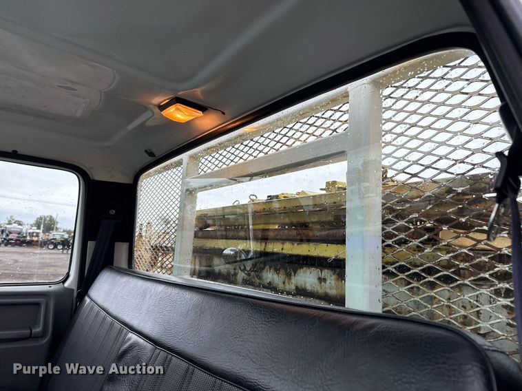 image for item EG2250 1997 Ford F700 scissor lift truck