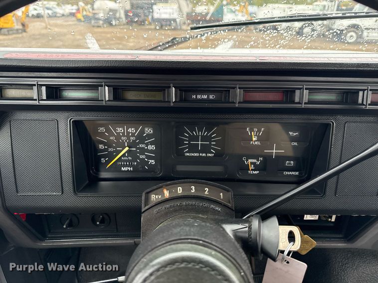 image for item EG2250 1997 Ford F700 scissor lift truck