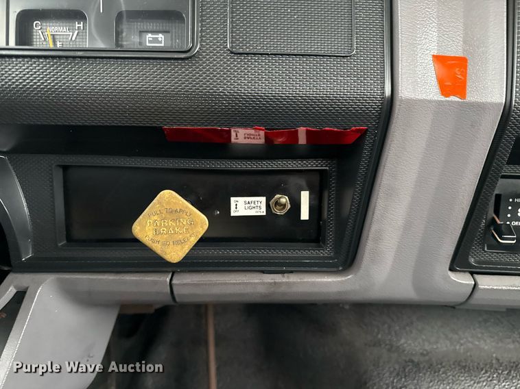 image for item EG2250 1997 Ford F700 scissor lift truck