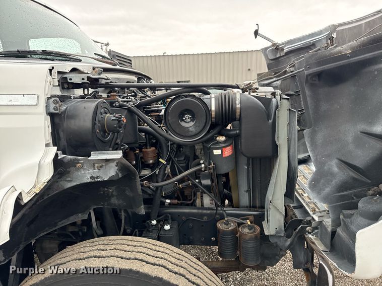 image for item EG2250 1997 Ford F700 scissor lift truck