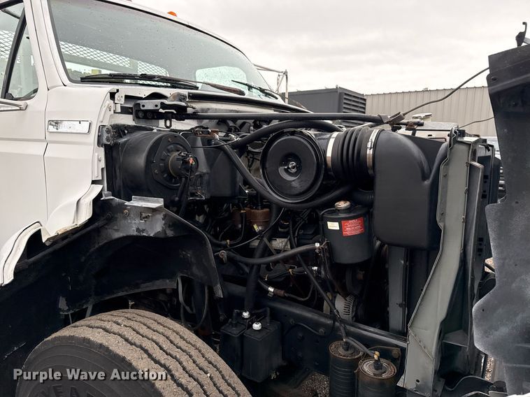 image for item EG2250 1997 Ford F700 scissor lift truck