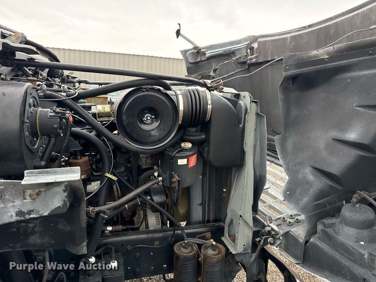 image for item EG2250 1997 Ford F700 scissor lift truck